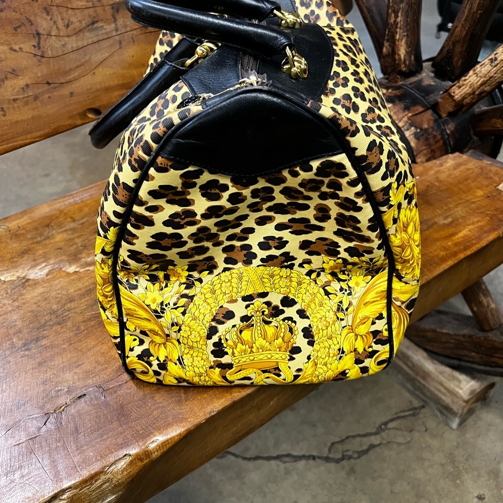 Gianni Versace Leopard Print Handbag with Black Accents - Picture 10 of 15